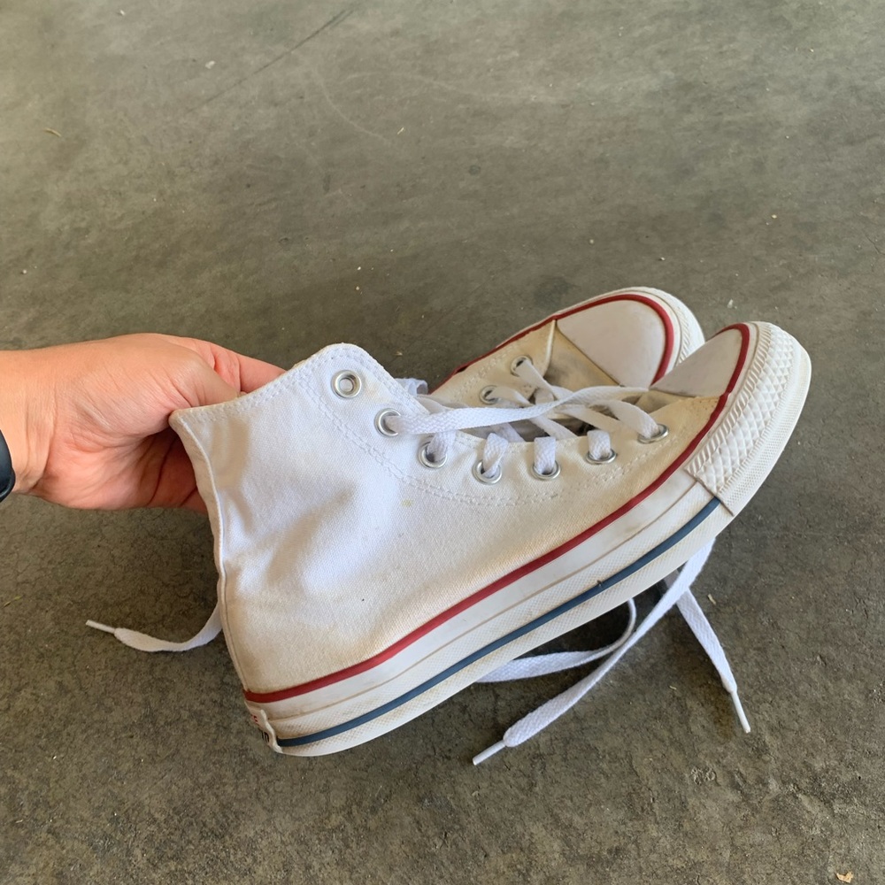 Converse - Picture 2 of 4